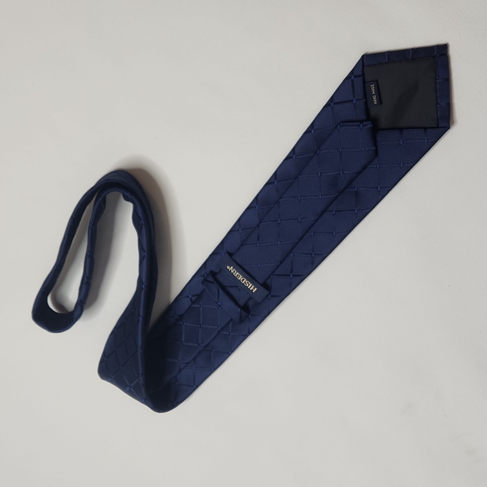 Diamond Necktie - Picture 12 of 15